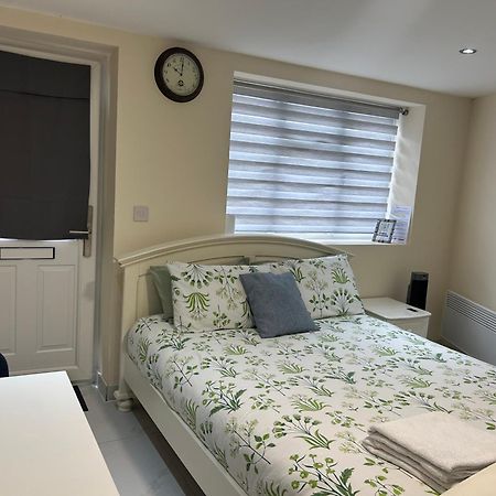 Cozy Studio Near Train Station Redbridge Zewnętrze zdjęcie